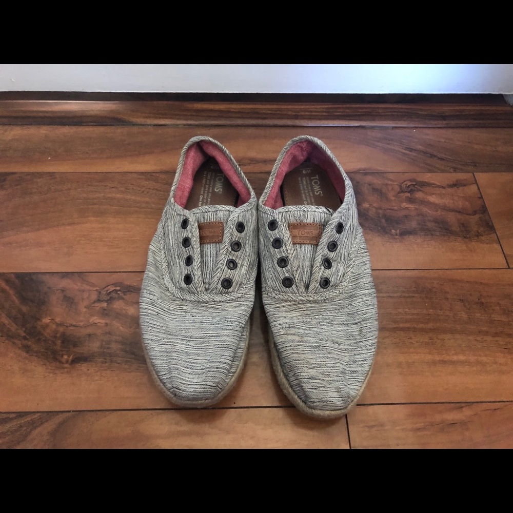 Grey Toms